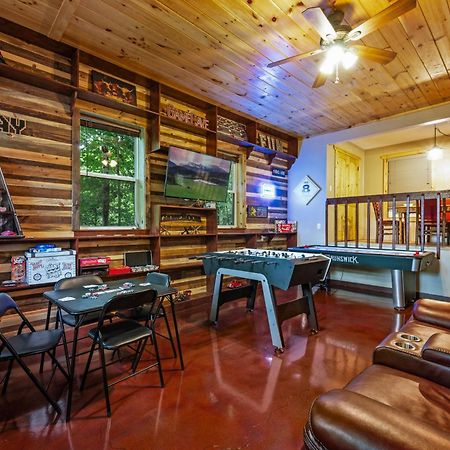 Beautiful Chalet With Fireplace And Large Game Room Gatlinburg Exterior photo