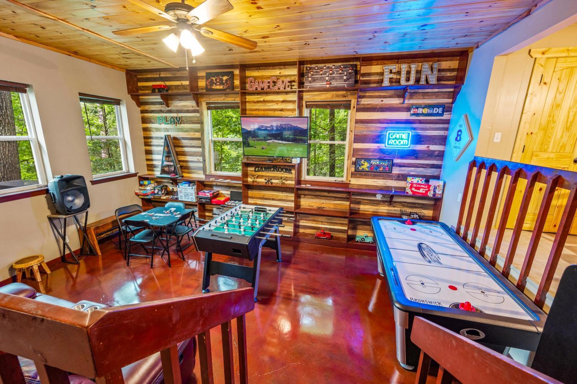 Beautiful Chalet With Fireplace And Large Game Room Gatlinburg Exterior photo