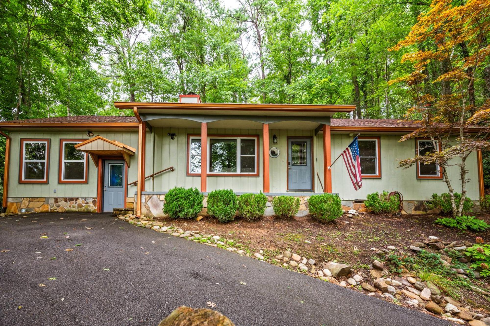 Beautiful Chalet With Fireplace And Large Game Room Gatlinburg Exterior photo