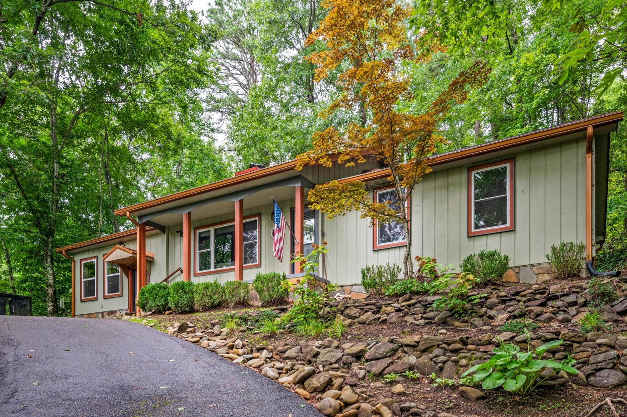 Beautiful Chalet With Fireplace And Large Game Room Gatlinburg Exterior photo