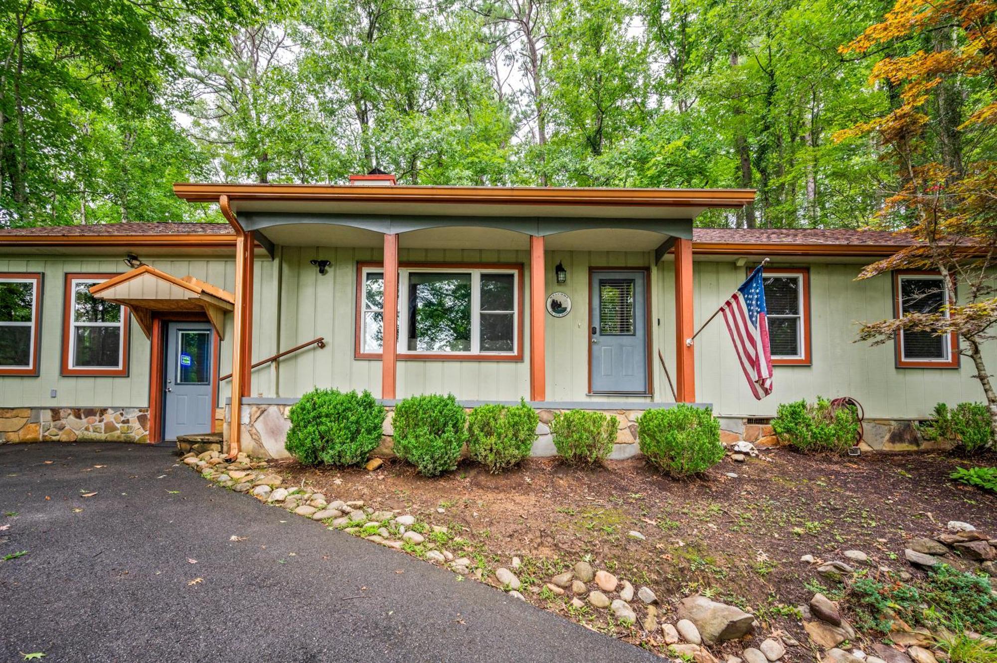 Beautiful Chalet With Fireplace And Large Game Room Gatlinburg Exterior photo