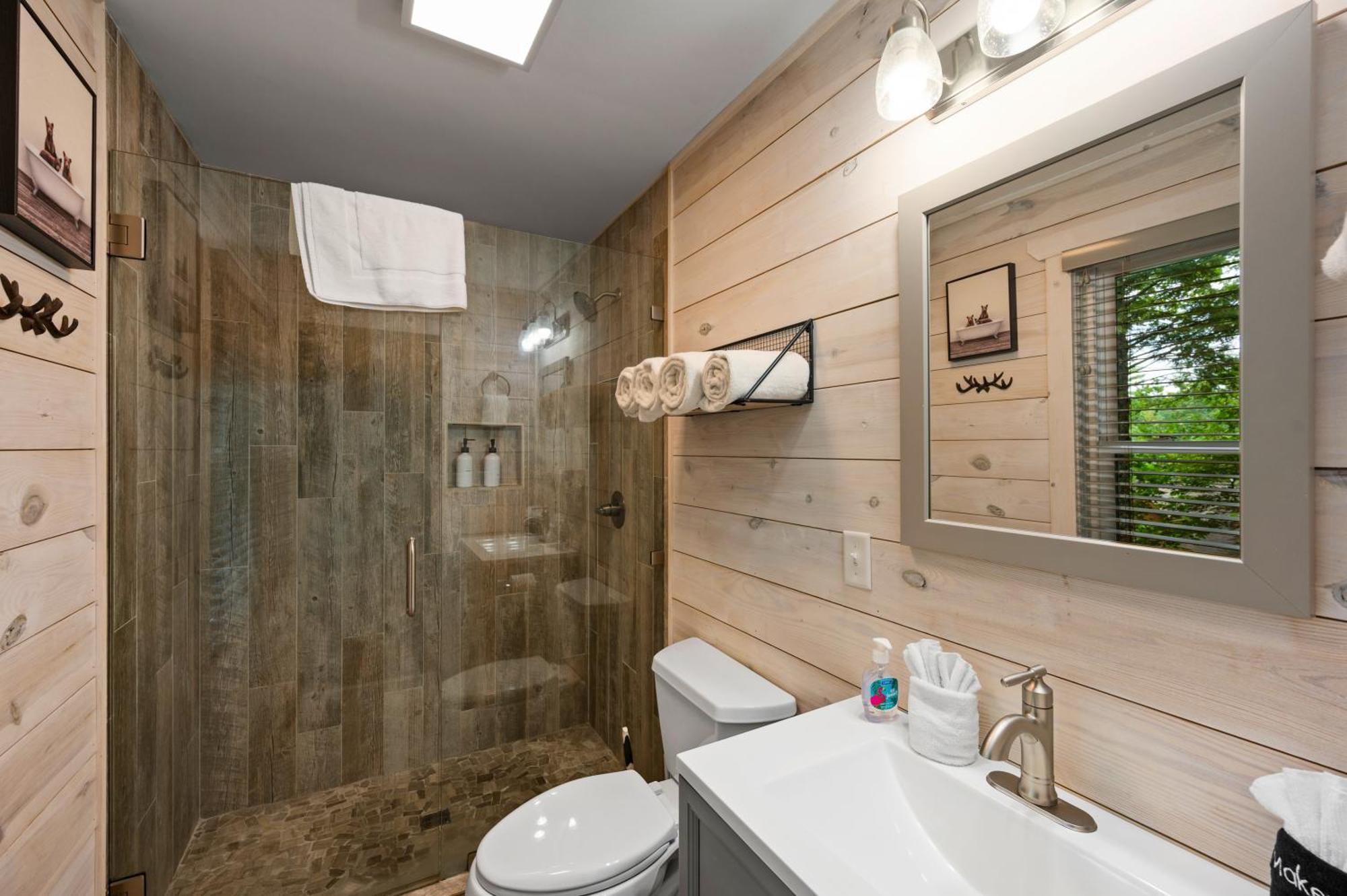 Beautiful Chalet With Fireplace And Large Game Room Gatlinburg Exterior photo