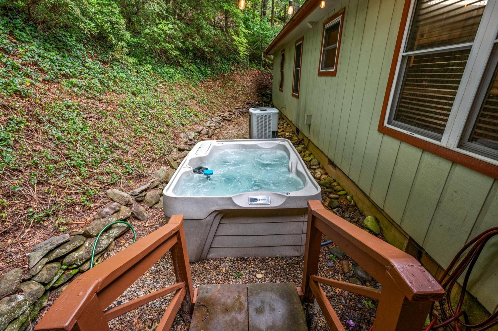 Beautiful Chalet With Fireplace And Large Game Room Gatlinburg Exterior photo