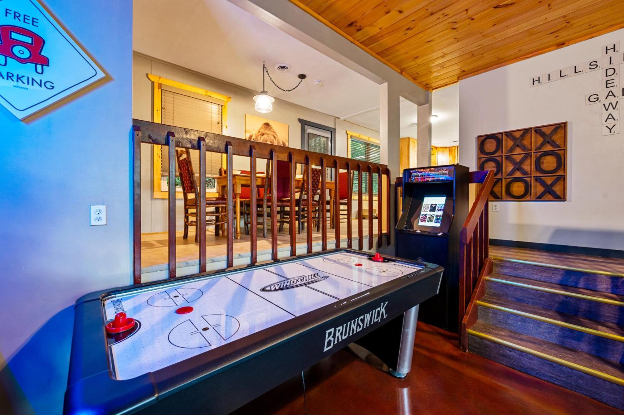 Beautiful Chalet With Fireplace And Large Game Room Gatlinburg Exterior photo