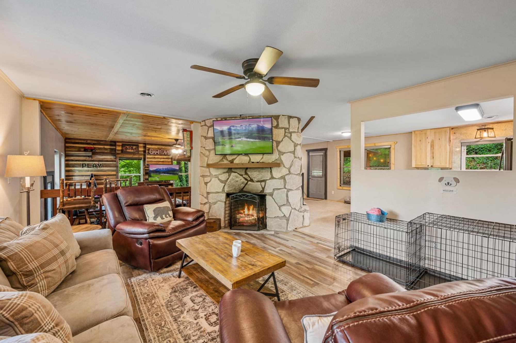Beautiful Chalet With Fireplace And Large Game Room Gatlinburg Exterior photo