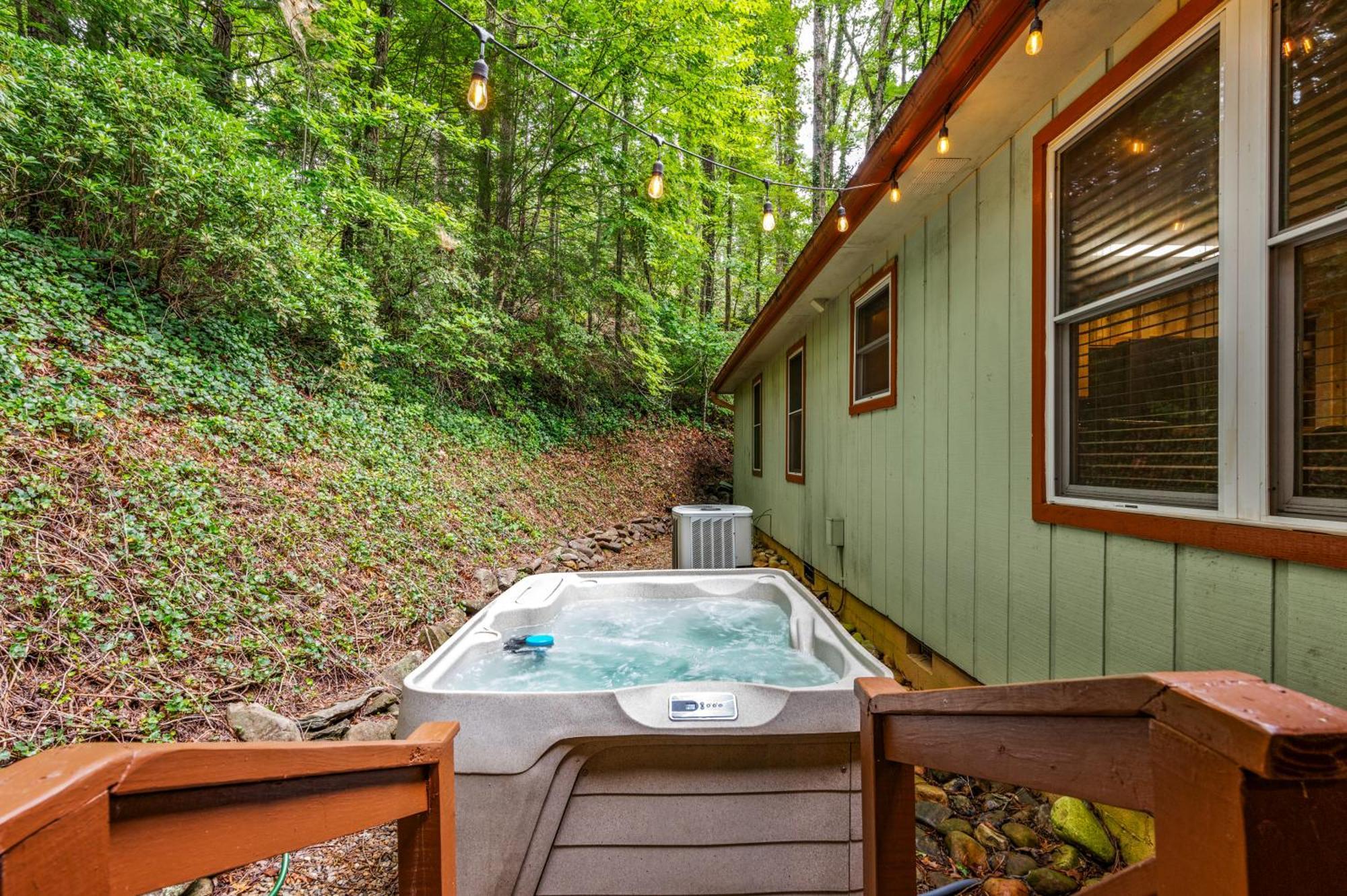 Beautiful Chalet With Fireplace And Large Game Room Gatlinburg Exterior photo
